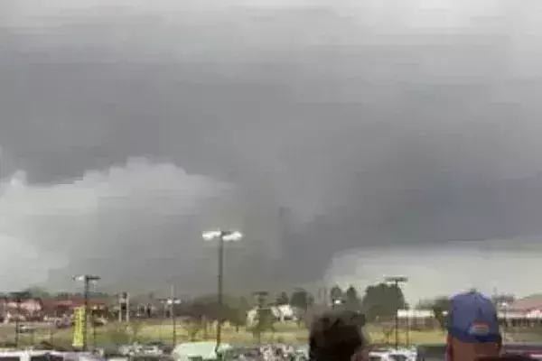 तूफान के कारण अमेरिकी राज्य टेनेसी में मची भारी तबाही