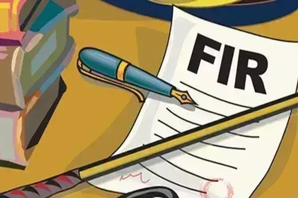 बेंगलुरू के व्यक्ति ने अपनी पत्नी को दोस्त के साथ रात बिताने को किया मजबूर, केस दर्ज बेंगलुरू के व्यक्ति ने अपनी पत्नी को दोस्त के साथ रात बिताने को किया मजबूर, केस दर्ज