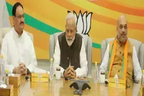 PM मोदी ने की मंत्रियों के साथ की बैठक PM मोदी ने की मंत्रियों के साथ की बैठक