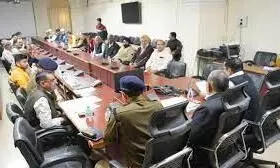 (भोपाल) धार्मिक स्थलों एवं अन्य स्थलों पर लाउडस्पीकरों से संबंधित निर्देशों से अवगत कराने हेतु धर्मगुरुओं के साथ बैठक आयोजित (भोपाल) धार्मिक स्थलों एवं अन्य स्थलों पर लाउडस्पीकरों से संबंधित निर्देशों से अवगत कराने हेतु धर्मगुरुओं के साथ बैठक आयोजित