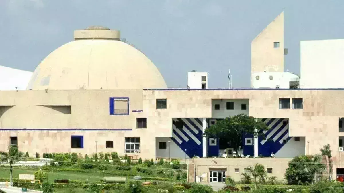 संसद पर आतंकी हमले के विधायक केवल एक बाहरी व्यक्ति को दिलवा सकेंगे दीर्घा में प्रवेश संसद पर आतंकी हमले के विधायक केवल एक बाहरी व्यक्ति को दिलवा सकेंगे दीर्घा में प्रवेश