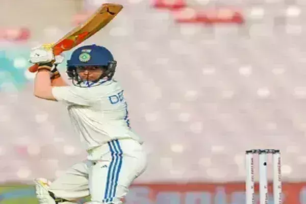 पहली पारी में इंग्लैंड के खिलाफ भारतीय महिला टीम ने बनाए 428 रन