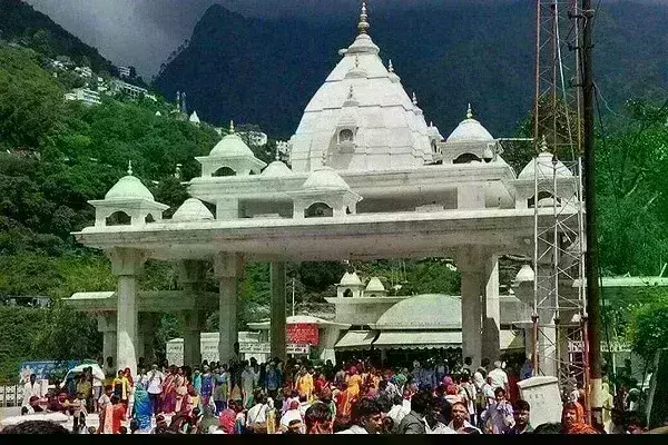 700 рд╕реЗ рдЕрдзрд┐рдХ рд╕реАрд╕реАрдЯреАрд╡реА рдХреИрдорд░реЛрдВ рдХреЗ рдЬрд░рд┐рдП рдорд╛рддрд╛ рд╡реИрд╖реНрдгреЛ рджреЗрд╡реА рдХреЗ рджрд░реНрд╢рдиреЛрдВ рдХреЛ рдЬрд╛рдиреЗ рд╡рд╛рд▓реЗ рд╢реНрд░рджреНрдзрд╛рд▓реБрдУ рдХреА рд╣реЛрдЧреА рдирд┐рдЧрд░рд╛рдиреА 700 рд╕реЗ рдЕрдзрд┐рдХ рд╕реАрд╕реАрдЯреАрд╡реА рдХреИрдорд░реЛрдВ рдХреЗ рдЬрд░рд┐рдП рдорд╛рддрд╛ рд╡реИрд╖реНрдгреЛ рджреЗрд╡реА рдХреЗ рджрд░реНрд╢рдиреЛрдВ рдХреЛ рдЬрд╛рдиреЗ рд╡рд╛рд▓реЗ рд╢реНрд░рджреНрдзрд╛рд▓реБрдУ рдХреА рд╣реЛрдЧреА рдирд┐рдЧрд░рд╛рдиреА