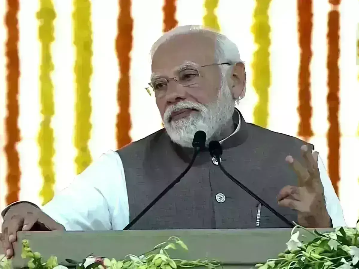 पीएम ने सूरत डायमंड बोर्स का किया उद्घाटन और कहा की  सूरत की भव्यता में दुनिया का सर्वश्रेष्ठ डायमंड जुड़ा