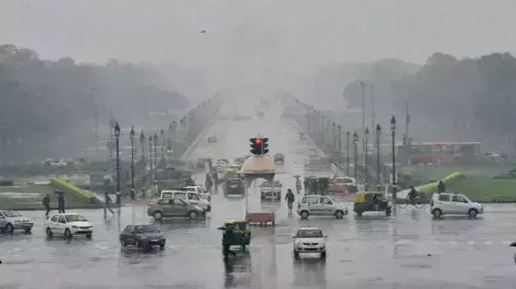 दिल्ली समेत पूरे उत्तर भारत के मैदानी इलाकों में कड़ाके  की ठंड