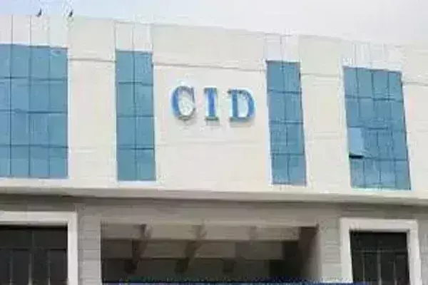 कर्नाटक के बेलगावी में निर्वस्त्रीकरण मामले की जांच के लिए पहुंचे एनएचआरसी के डीआईजी कर्नाटक के बेलगावी में निर्वस्त्रीकरण मामले की जांच के लिए पहुंचे एनएचआरसी के डीआईजी