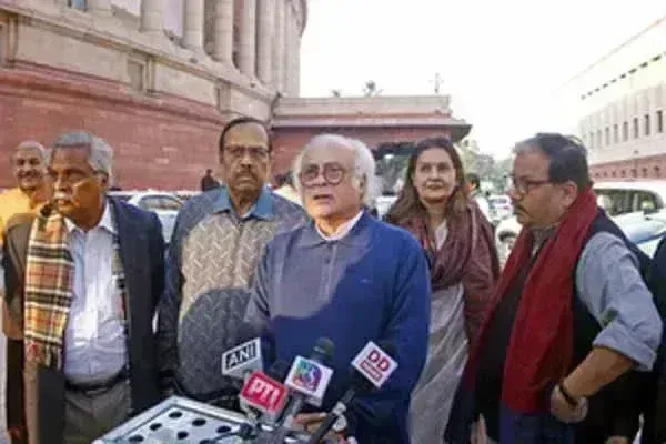 78 सांसद सस्पेंड, सत्र में अब तक 92 सांसदों का निलंबन 78 सांसद सस्पेंड, सत्र में अब तक 92 सांसदों का निलंबन