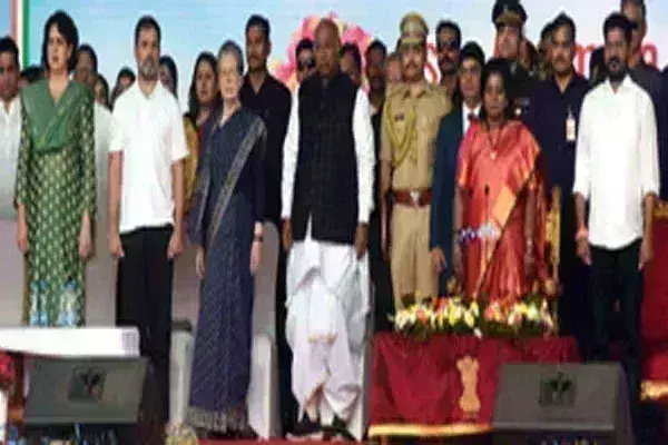 तेलंगाना से लोकसभा चुनाव लडऩे के लिए सोनिया गांधी को किया गया आमंत्रित