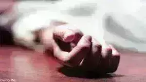 ट्रक की चपेट में आने से दो महिलाओं समेत तीन की दर्दनाक मौत