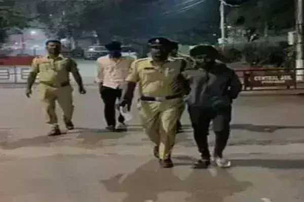 पल्लवी प्रशांत बिग बॉस तेलुगु सीजन 7 के विजेता को हुई जेल पल्लवी प्रशांत बिग बॉस तेलुगु सीजन 7 के विजेता को हुई जेल