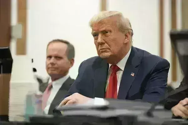 सुप्रीम कोर्ट से 2020 के चुनाव में छूट के दावे पर सुनवाई टालने का ट्रंप ने किया आग्रह