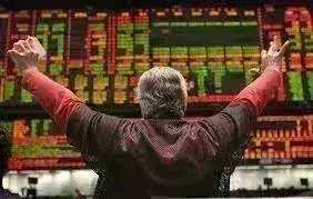 इस कंपनी ने शेयर बाजार में मचाया धमाल, एक मिनट में 27 हजार करोड़ का लाभ