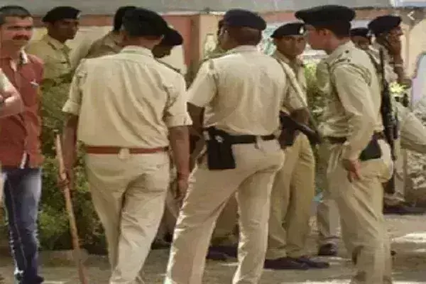 कर्नाटक पुलिस ने हिंदू संगठनों द्वारा आयोजित संकीर्तन यात्रा के मद्देनजर सुरक्षा बढ़ाई कर्नाटक पुलिस ने हिंदू संगठनों द्वारा आयोजित संकीर्तन यात्रा के मद्देनजर सुरक्षा बढ़ाई