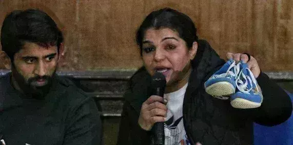 संजय सिंह चुने गए डब्ल्यूएफआई के नए अध्यक्ष, साक्षी मलिक ने किया कुश्ती छोडऩे का ऐलान संजय सिंह चुने गए डब्ल्यूएफआई के नए अध्यक्ष, साक्षी मलिक ने किया कुश्ती छोडऩे का ऐलान