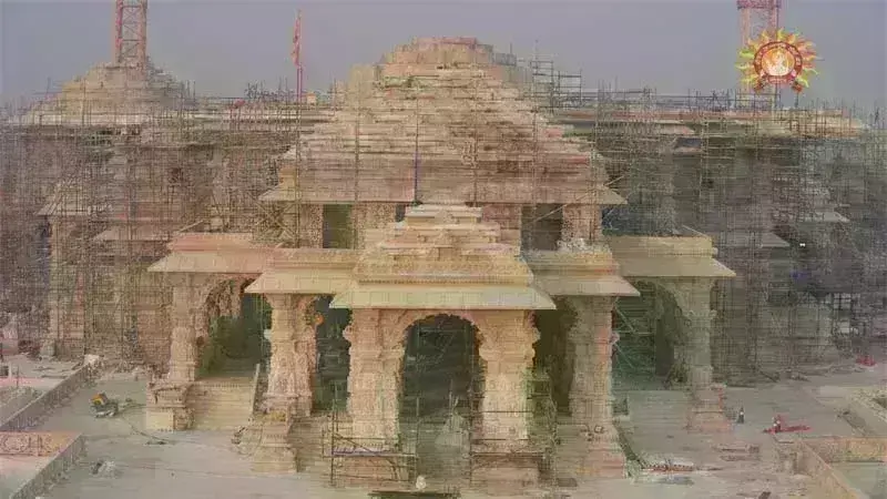 राम मंदिर का मुख्य द्वार व सीढ़ियां बनकर तैयार