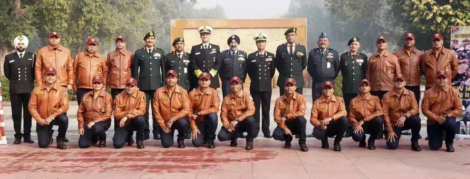 लेफ्टिनेंट जनरल जेपी मैथ्यू ने जेएसडब्ल्यू-एनडीए कार रैली को हरी झंडी दिखाई