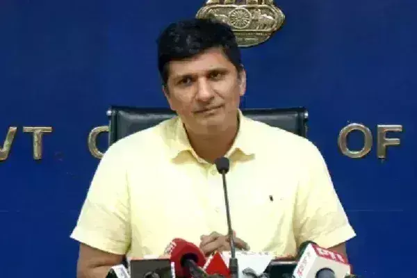 दिल्ली के अस्पताल में महिला कर्मियों के यौन शोषण से हड़कंप, स्वास्थ्य मंत्री ने दिया कार्रवाई का आदेश दिल्ली के अस्पताल में महिला कर्मियों के यौन शोषण से हड़कंप, स्वास्थ्य मंत्री ने दिया कार्रवाई का आदेश