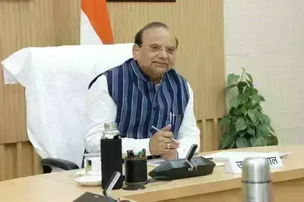 दिल्ली में अनधिकृत कॉलोनियों के नियमितीकरण एलजी सक्सेना ने  की बैठक