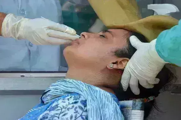 महाराष्ट्र में कोविड से 2 मौतें, 87 नए मामले, नए वेरिएंट जेएन.1 से संक्रमण के 10 केस का पता चला महाराष्ट्र में कोविड से 2 मौतें, 87 नए मामले, नए वेरिएंट जेएन.1 से संक्रमण के 10 केस का पता चला