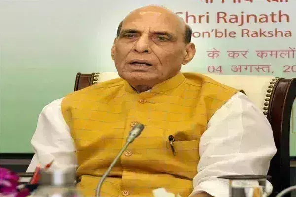 रक्षा मंत्री राजनाथ सिंह ने बालिकाओं के लिए पहले सैनिक स्कूल का किया उद्घाटन
