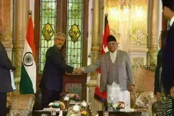 भूकंप के बाद पुनर्निर्माण के लिए भारत ने नेपाल को 1 हजार करोड़ की सहायता की घोषणा की