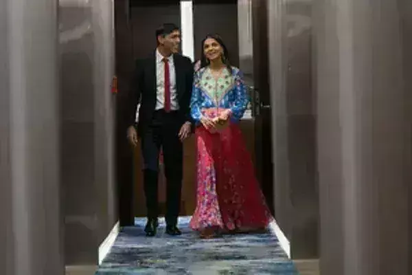 ब्रिटेन के प्रधानमंत्री सुनक की पत्नी के स्वामित्व वाली कंपनी को बंद करने पर जांच ब्रिटेन के प्रधानमंत्री सुनक की पत्नी के स्वामित्व वाली कंपनी को बंद करने पर जांच