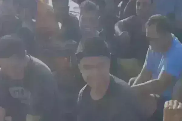 рдореМрдд рдХреЗ рдореБрдВрд╣ рд╕реЗ рдмрдЪрдиреЗ рдХреЗ рдмрд╛рдж 15 рднрд╛рд░рддреАрдпреЛрдВ рдиреЗ рд▓рдЧрд╛рдП рднрд╛рд░рдд рдорд╛рддрд╛ рдХреА рдЬрдп рдХреЗ рдирд╛рд░реЗ рдореМрдд рдХреЗ рдореБрдВрд╣ рд╕реЗ рдмрдЪрдиреЗ рдХреЗ рдмрд╛рдж 15 рднрд╛рд░рддреАрдпреЛрдВ рдиреЗ рд▓рдЧрд╛рдП рднрд╛рд░рдд рдорд╛рддрд╛ рдХреА рдЬрдп рдХреЗ рдирд╛рд░реЗ