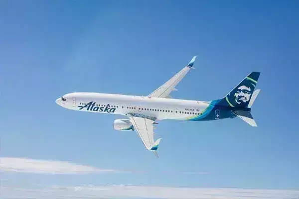 विमान की खिड़की का शीशा टूटने के बाद अलास्का एयरलाइंस का बड़ा फैसला, कंपनी ने सभी बोइंग 737-9 का परिचालन रोका