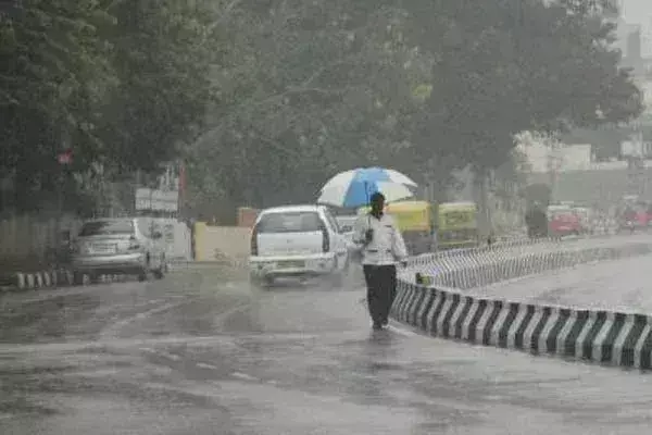 तमिलनाडु के इलाकों में ऑरेंज अलर्ट जारी, भारी बारिश की संभावना तमिलनाडु के इलाकों में ऑरेंज अलर्ट जारी, भारी बारिश की संभावना