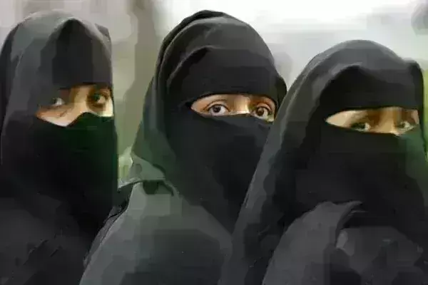 बॉम्बे हाईकोर्ट का बड़ा फैसला : तलाक के बाद भी मुस्लिम महिला अपने पूर्व पति से गुजारे-भत्ते की हकदार बॉम्बे हाईकोर्ट का बड़ा फैसला : तलाक के बाद भी मुस्लिम महिला अपने पूर्व पति से गुजारे-भत्ते की हकदार