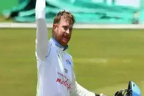 दक्षिण अफ्रीका को नए साल की शुरुआत में दूसरा बड़ा झटका, इस विस्फोटक बल्लेबाज ने टेस्ट से किया संन्यास का ऐलान दक्षिण अफ्रीका को नए साल की शुरुआत में दूसरा बड़ा झटका, इस विस्फोटक बल्लेबाज ने टेस्ट से किया संन्यास का ऐलान