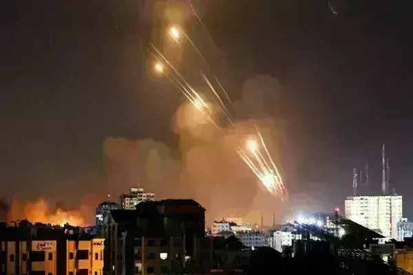 इजरायल ने हमास और हिजबुल्ला के ठिकानों पर की बड़ी एयर स्ट्राइक, टॉप कमांडर ढेर