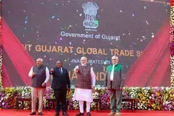 पीएम मोदी ने किया वाइब्रेंट गुजरात ग्लोबल समिट 2024 का उद्घाटन, अपार व्यावसायिक संभावनाओं का खुलेगा द्वार पीएम मोदी ने किया वाइब्रेंट गुजरात ग्लोबल समिट 2024 का उद्घाटन, अपार व्यावसायिक संभावनाओं का खुलेगा द्वार