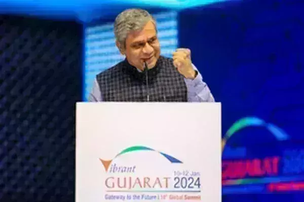 गुजरात में बनेगी देश की पहली मेक इन इंडिया मेमोरी चिप : अश्विनी वैष्णव गुजरात में बनेगी देश की पहली मेक इन इंडिया मेमोरी चिप : अश्विनी वैष्णव