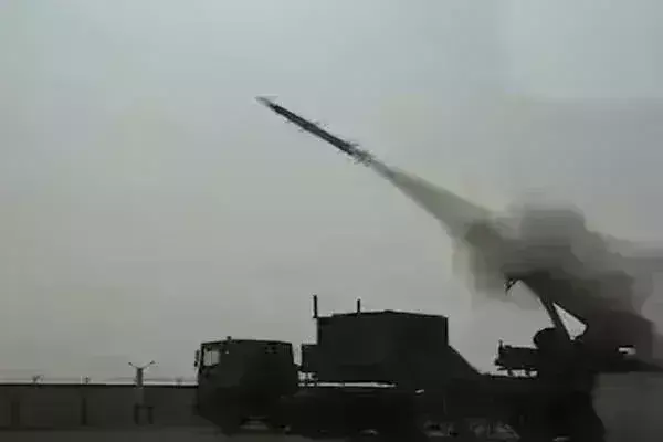 DRDO ने नई पीढ़ी की आकाश मिसाइल का किया सफल परीक्षण DRDO ने नई पीढ़ी की आकाश मिसाइल का किया सफल परीक्षण