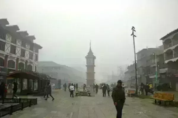 श्रीनगर में एक महीने के बाद रात का तापमान शून्य से ऊपर श्रीनगर में एक महीने के बाद रात का तापमान शून्य से ऊपर
