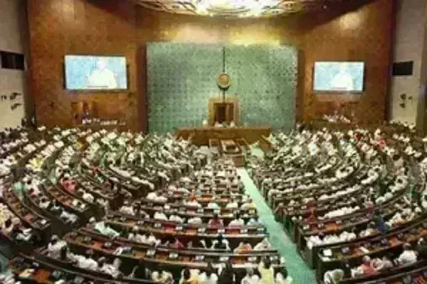 पार्टी में जयचंद व विभीषण की मौजूदगी के आरोपों के बीच, ‘विभाजित’ बीजेपी की नजर लोकसभा की 25 सीटों की जीत पर पार्टी में जयचंद व विभीषण की मौजूदगी के आरोपों के बीच, ‘विभाजित’ बीजेपी की नजर लोकसभा की 25 सीटों की जीत पर