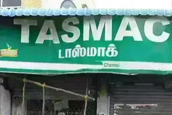 शराब की बोतल में कीड़े जैसा पदार्थ, टीएएसएमएसी को देना होगा 5 लाख रुपये का जुर्माना