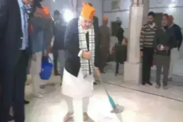 तीर्थ स्वच्छता अभियान’ में शामिल हुए नड्डा, कहा- 22 जनवरी तक देशभर में अभियान चला रही है भाजपा