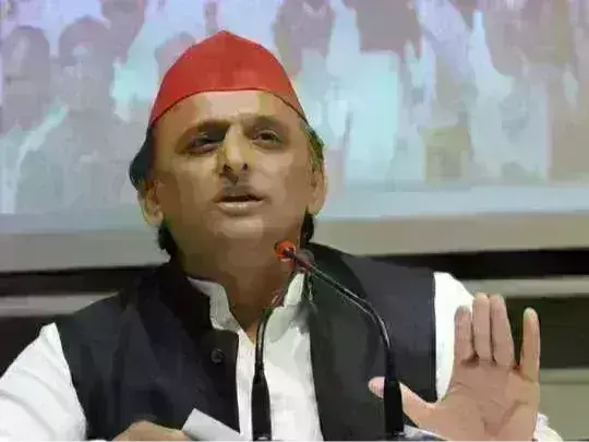 लोकतंत्र को कमजोर करने पर तुली है भाजपा- अखिलेश यादव लोकतंत्र को कमजोर करने पर तुली है भाजपा- अखिलेश यादव