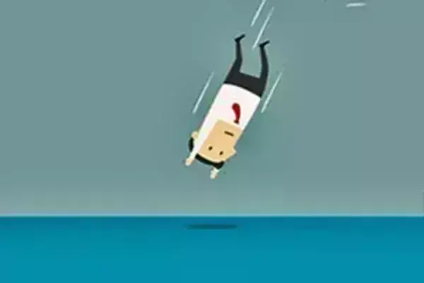 कोकीन जब्ती के बाद जहाज के चालक दल का सदस्य हिरासत में लिए जाने पर डेक से समुद्र में कूद गया कोकीन जब्ती के बाद जहाज के चालक दल का सदस्य हिरासत में लिए जाने पर डेक से समुद्र में कूद गया