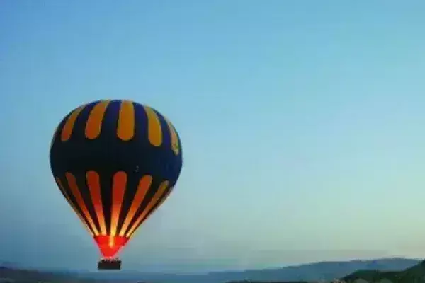 अमेरिका में एयर गुब्बारा फटने से चार लोगों की मौत