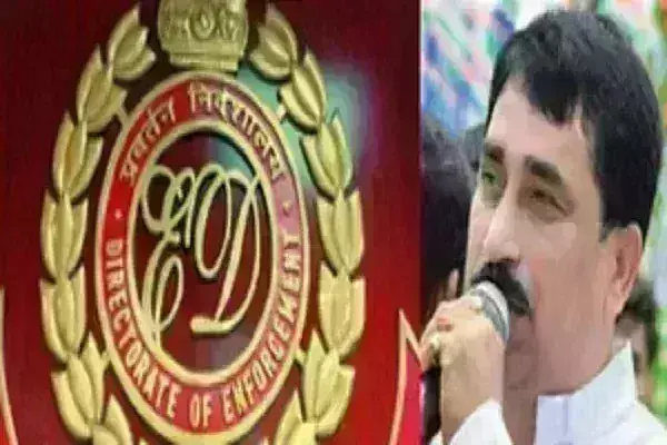 ईडी ने तृणमूल नेता के दफ्तर पर छापेमारी के दौरान बांग्लादेशी मुद्रा की बरामद ईडी ने तृणमूल नेता के दफ्तर पर छापेमारी के दौरान बांग्लादेशी मुद्रा की बरामद
