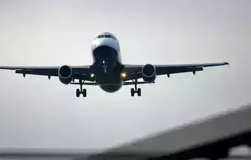 फ्लाइट लेट होने पर व्हाटसएप पर यात्रियों को जानकारी दें एयरलाइंस, एसओपी जारी फ्लाइट लेट होने पर व्हाटसएप पर यात्रियों को जानकारी दें एयरलाइंस, एसओपी जारी