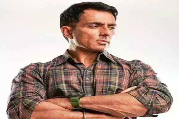 Sonu Sood को मिला खुद का फर्जी वीडियो, बहरूपिए ने परेशान परिवार से मांगे पैसे