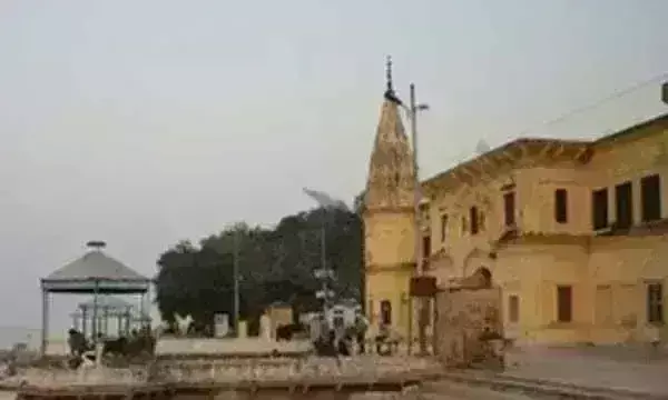 रामलला में आ रहा प्रतिमाह डेढ़ से दो करोड़ चढ़ावा रामलला में आ रहा प्रतिमाह डेढ़ से दो करोड़ चढ़ावा