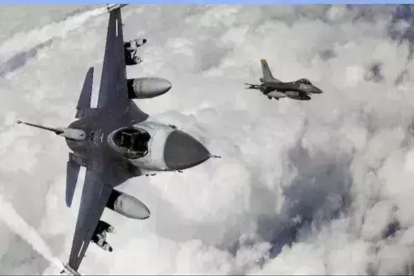 अब पाक ने इरान पर किया अटैक, एयरस्ट्राइक कर बलूच आतंकी ठिकानों को किया तबाह