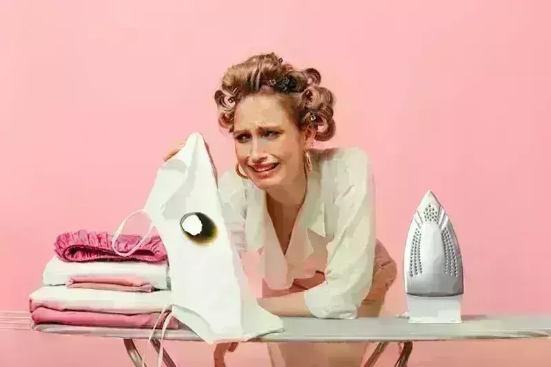 प्रेस से जले कपड़ों को इस तरह घर में ही चुटकियों में करें रफू, जानें टेलर वाला इंस्टेंट तरीका