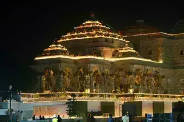 राम मंदिर : अयोध्या जाने वाले भक्तों के लिए नेपाल के जनकपुर से विशेष ट्रेन चलाएगा भारत राम मंदिर : अयोध्या जाने वाले भक्तों के लिए नेपाल के जनकपुर से विशेष ट्रेन चलाएगा भारत