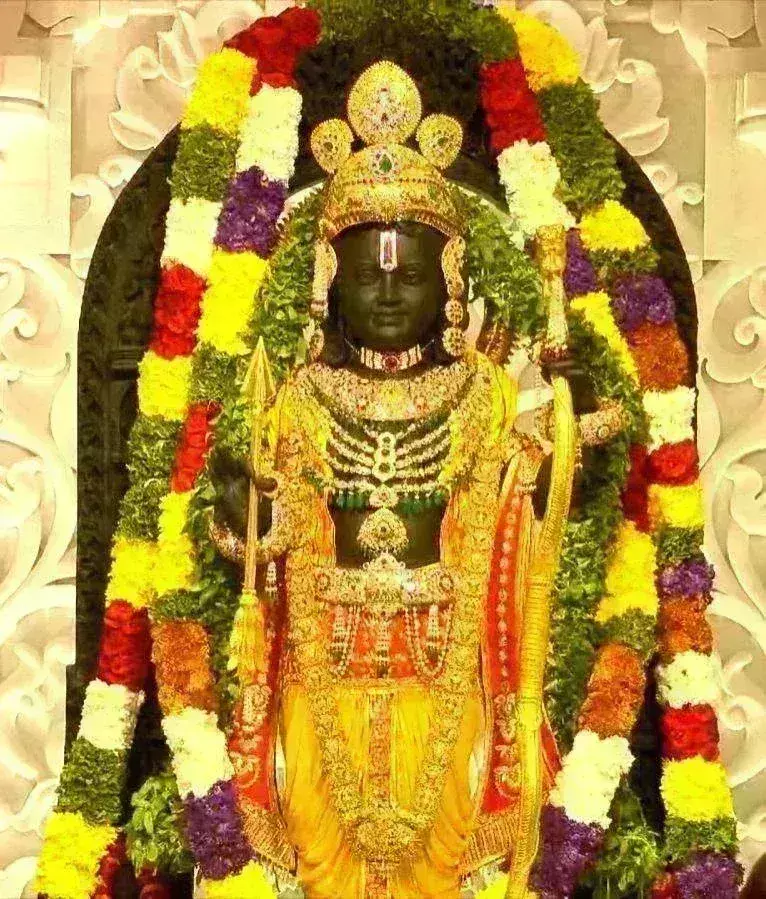 पूर्ण सुसज्जित रामलला की  तस्वीर आई सामने पूर्ण सुसज्जित रामलला की  तस्वीर आई सामने